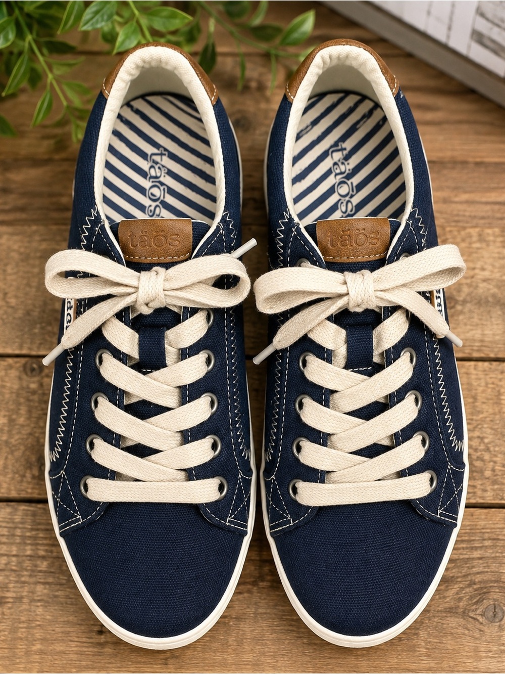 TAOS Moc Star Women’s Canvas Sneakers Navy Blue Size 7.5 NEW Unworn Comfort Shoe